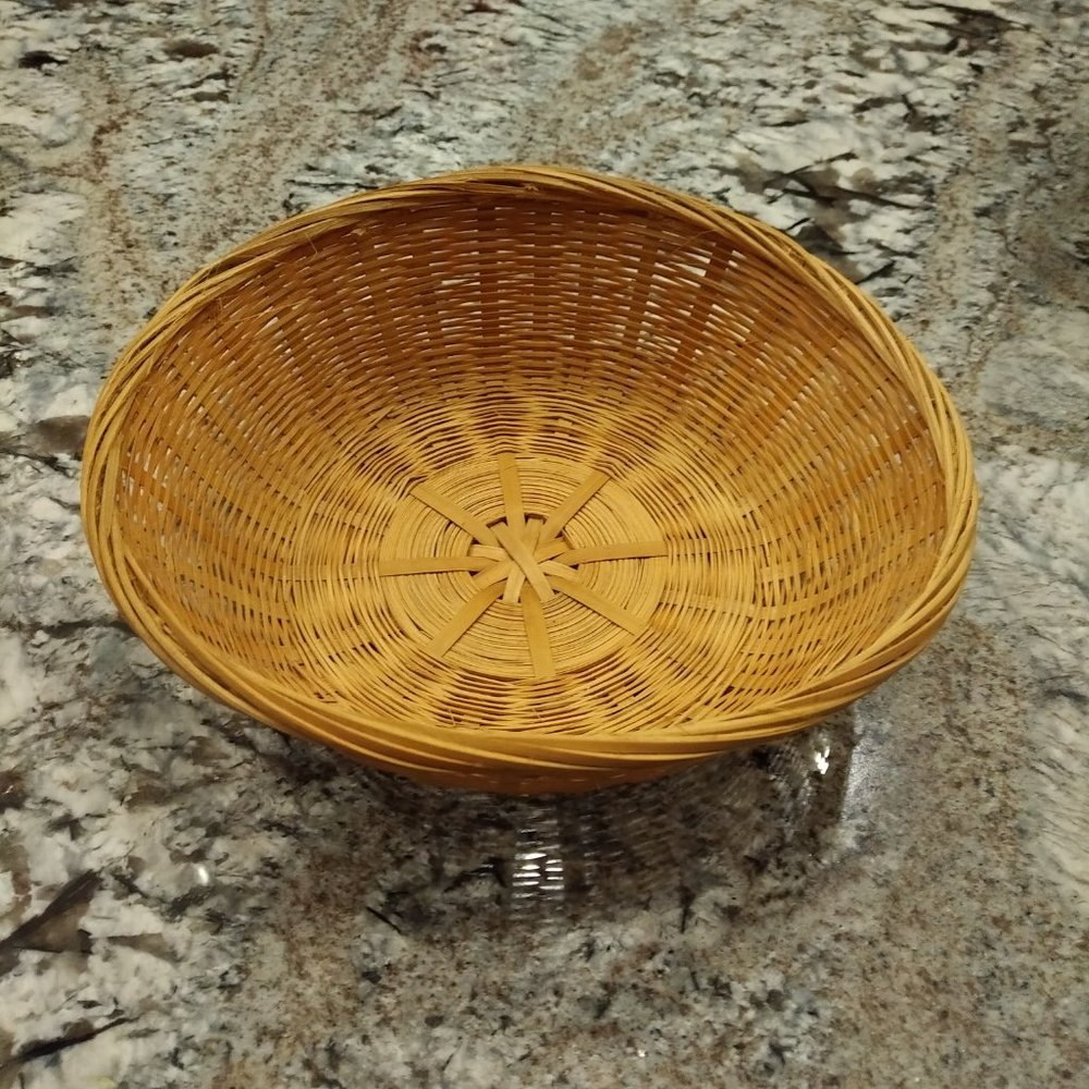 BRAND NEW ROUND TIGHTLY WOVEN RATTAN OPEN BASKET